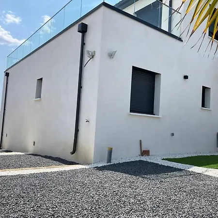 Villa Piscine à Débordement Pignan