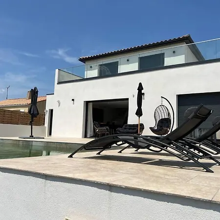 Villa Piscine à Débordement